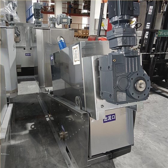 疊螺脫水機(jī)(1) 疊螺脫水機(jī)(1)